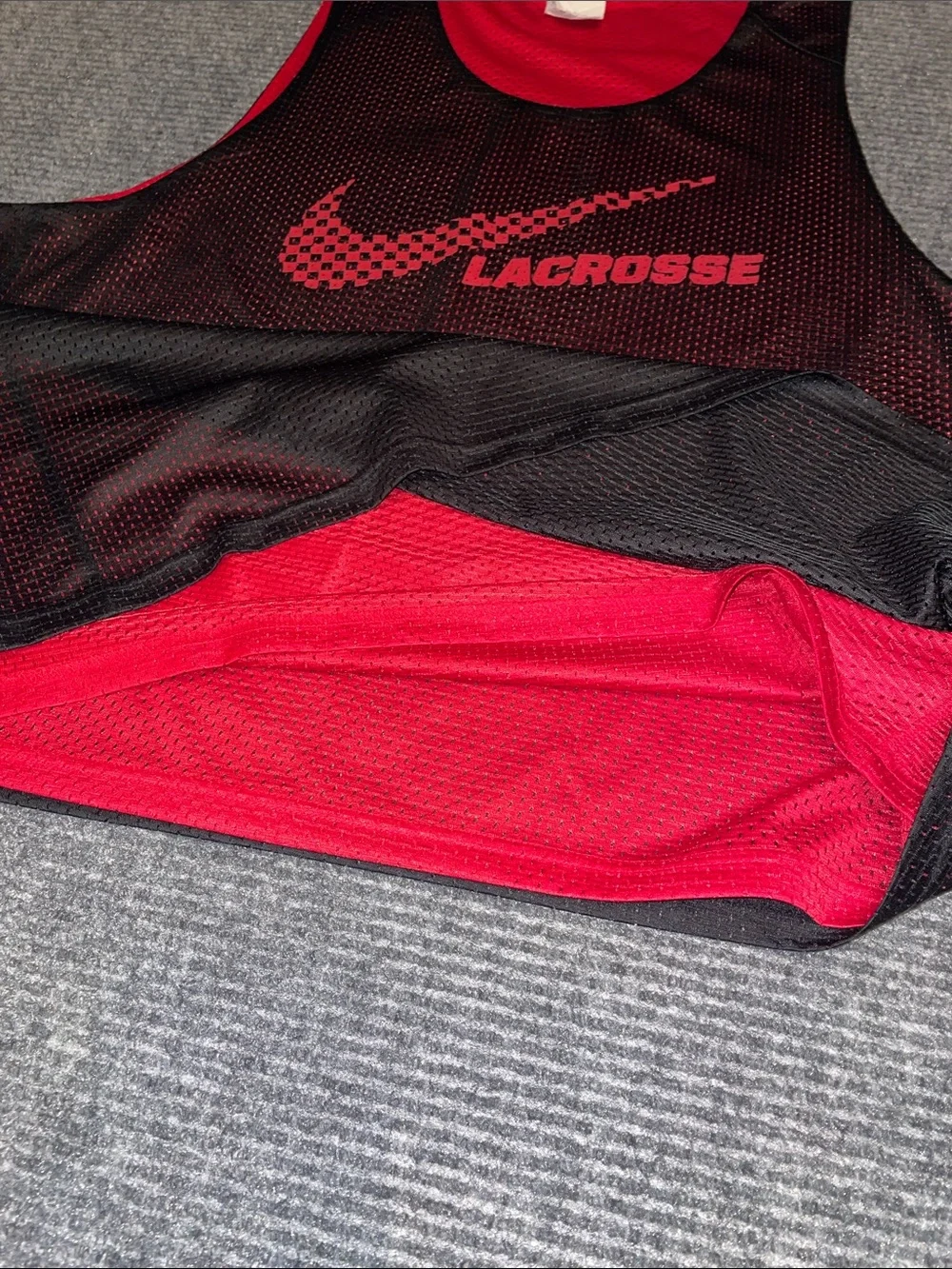 Nike Black and Red Reversible Lacrosse Mesh Pinnie. Size 2X-3X